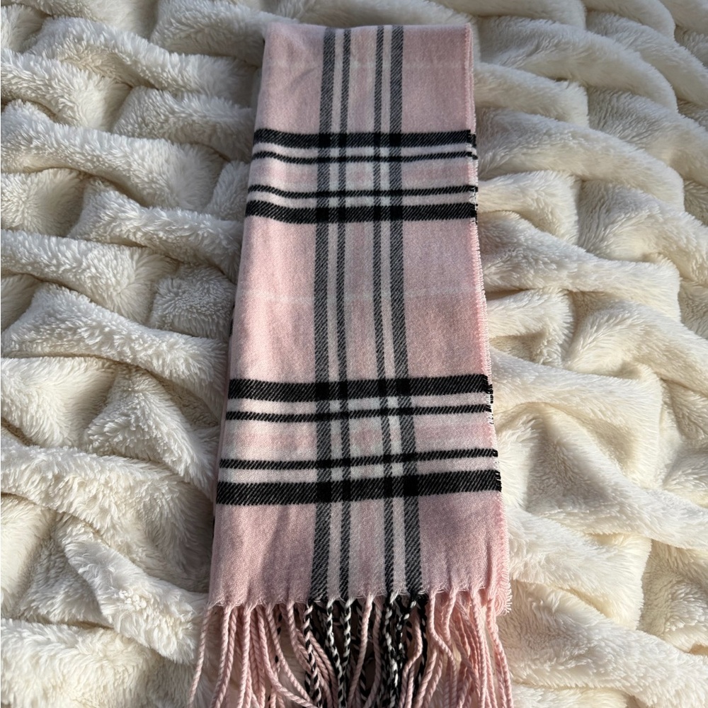 Elegant Pink Plaid Cashmere Scarf